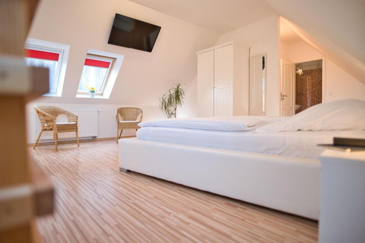 Aparthotel Zum Goldenen Anker Stralsund Exterior foto